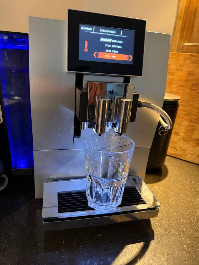 Jura Z8, Ophalen, Afneembaar waterreservoir, Gebruikt, Koffiemachine