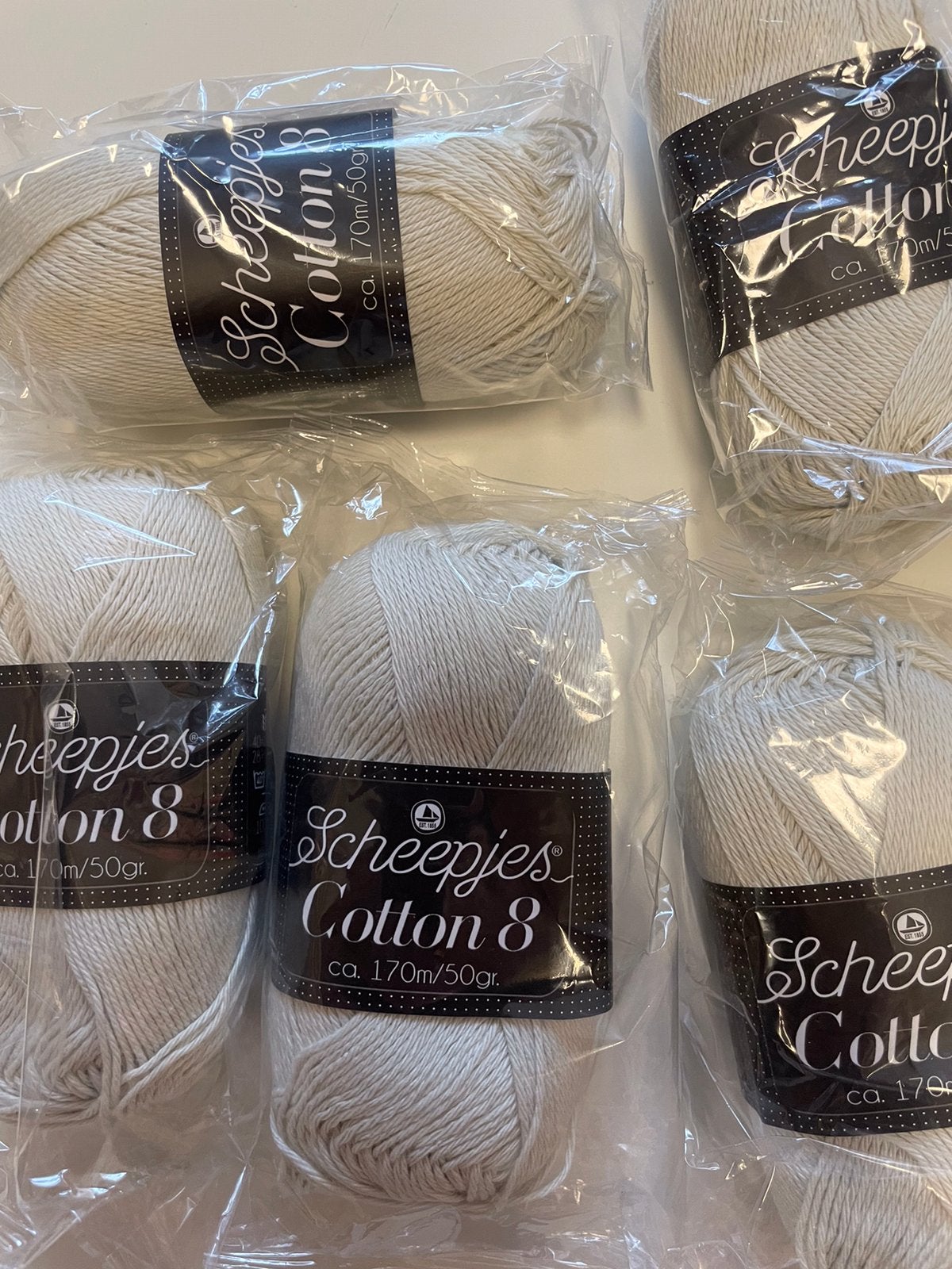 10 bollen Scheepjes Cotton 8, haak/ breigaren in lichtgrijs, Hobby en Vrije tijd, Breien en Haken, Ophalen of Verzenden, Nieuw