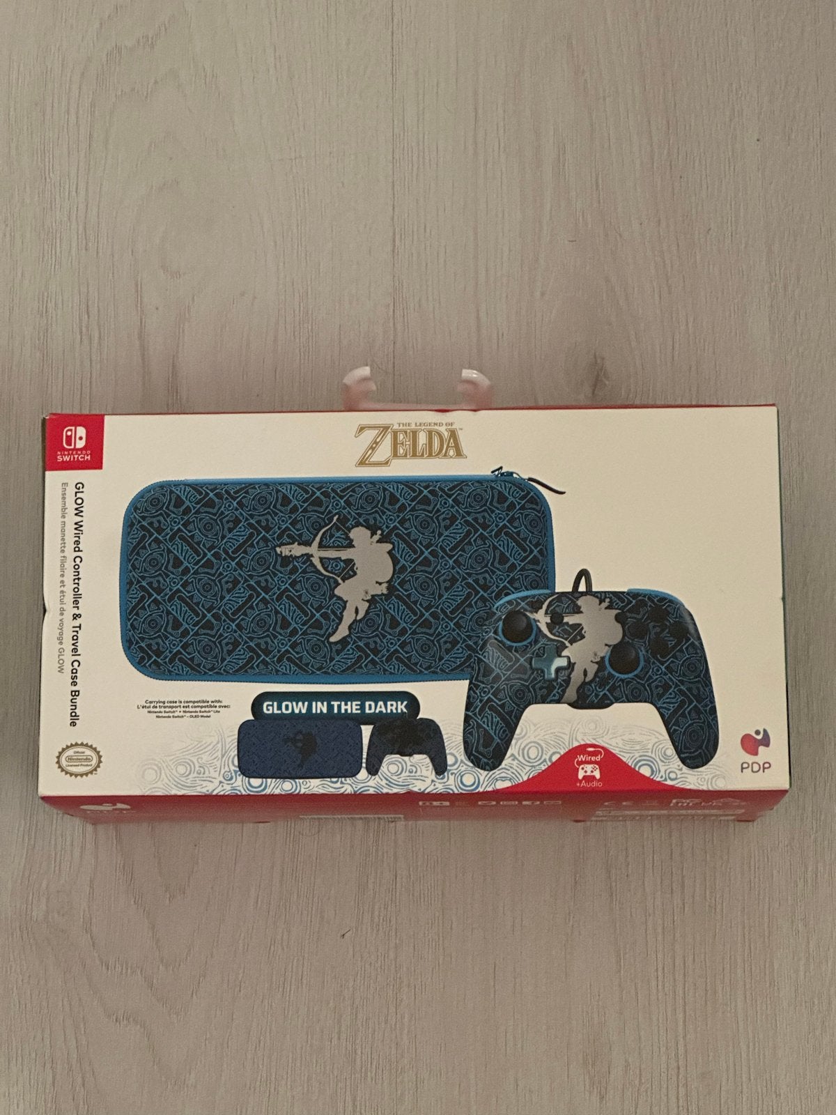 Zelda GLOW Wired Controller & Travel Case Bundel Switch, Ophalen of Verzenden, Nieuw, Met 1 controller, Switch Original