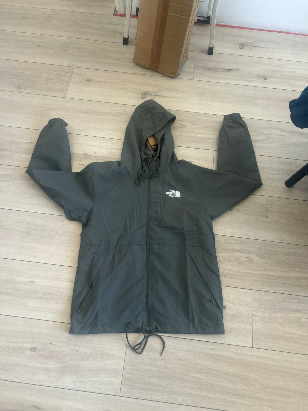 The North Face Jas - Donkergrijs, Ophalen of Verzenden, Zo goed als nieuw, Maat 48/50 (M), Grijs