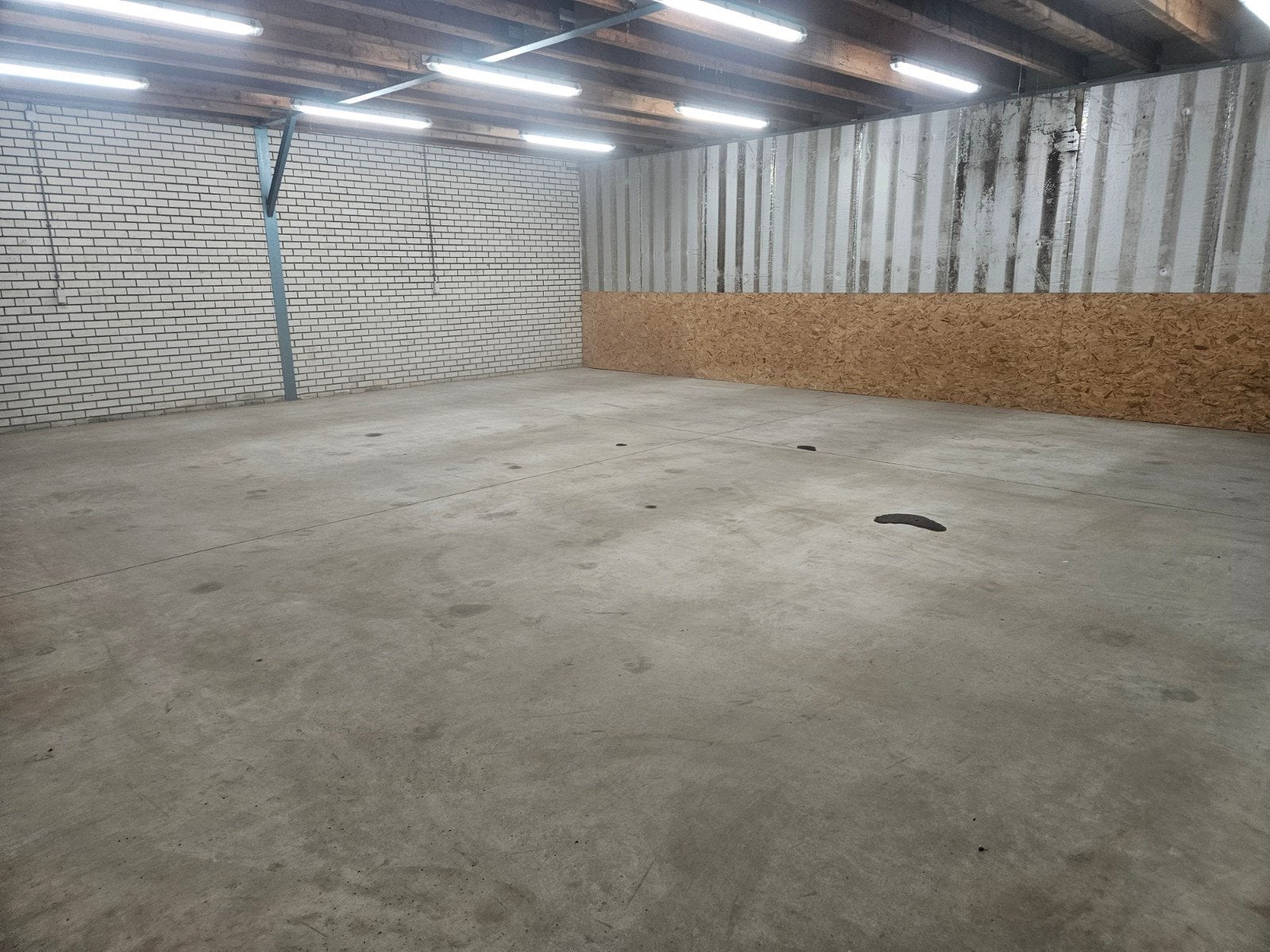 Foto 3 van Bedrijfsruimte te Huur Rottevalle 120m2
