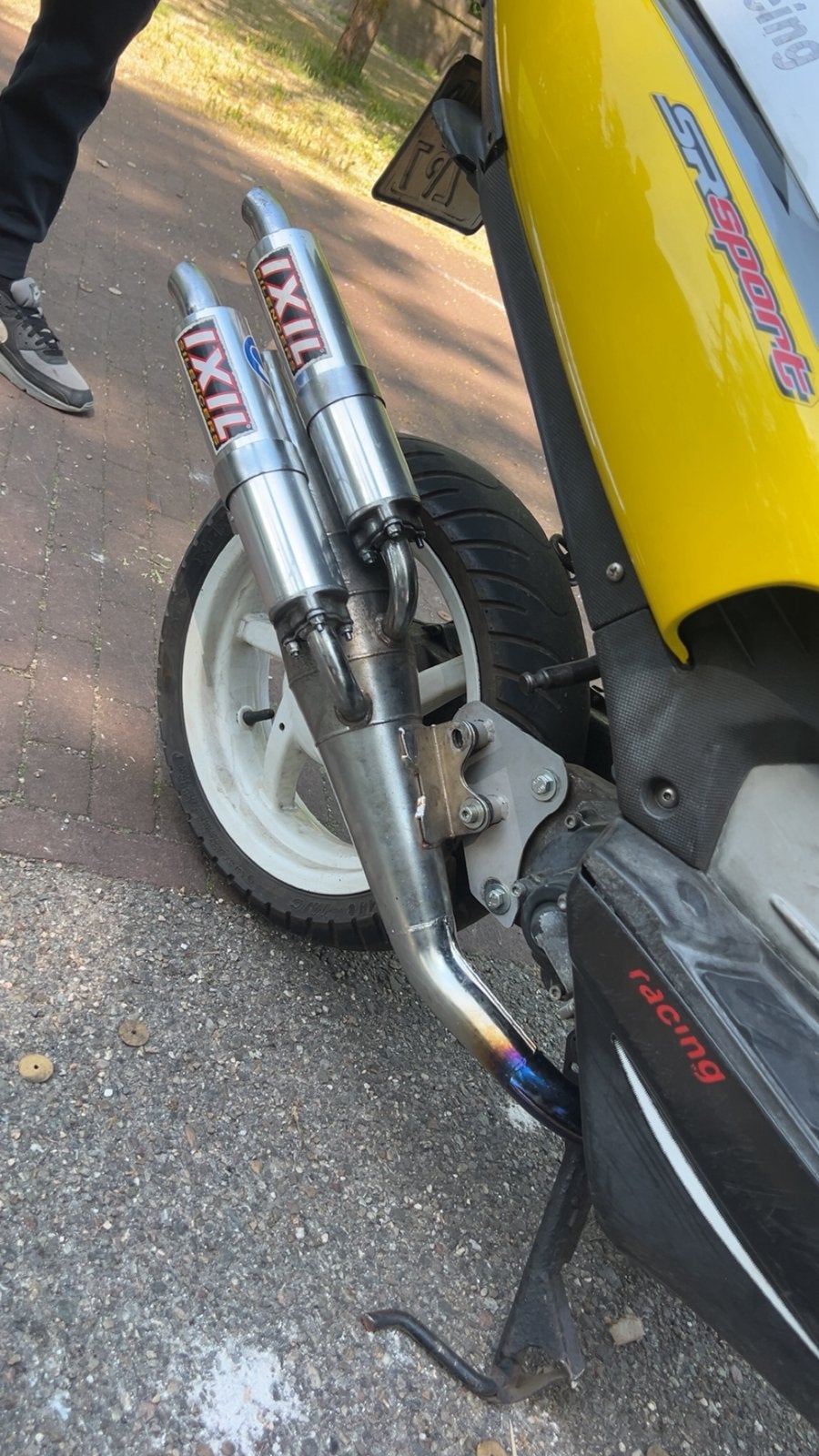 IxIL twin uitlaat, Fietsen en Brommers, Brommeronderdelen | Algemeen, Zo goed als nieuw, Uitlaat, Ophalen