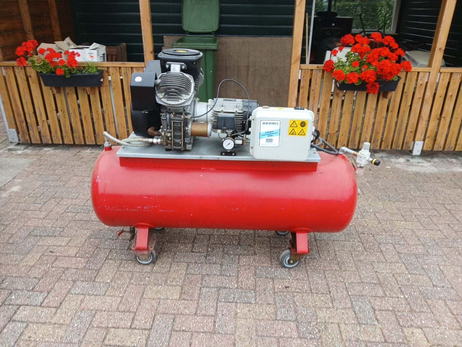 Professionele compressor met 100 liter tank en extra tank, Ophalen, Gebruikt, 400 tot 800 liter/min, Mobiel