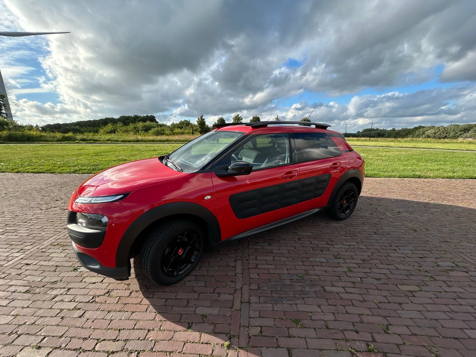 Citroën C4 Cactus 1.2 PureTech 110 | Pano | Camera | CarPlay, 40 €/maand, 1199 cc, 995 kg, Handgeschakeld