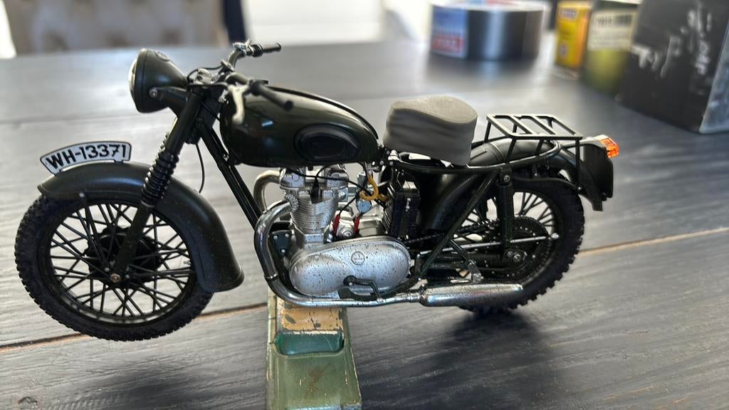 Motor fiets triumph, Overige merken, Ophalen of Verzenden, Zo goed als nieuw, Groter dan 1:32