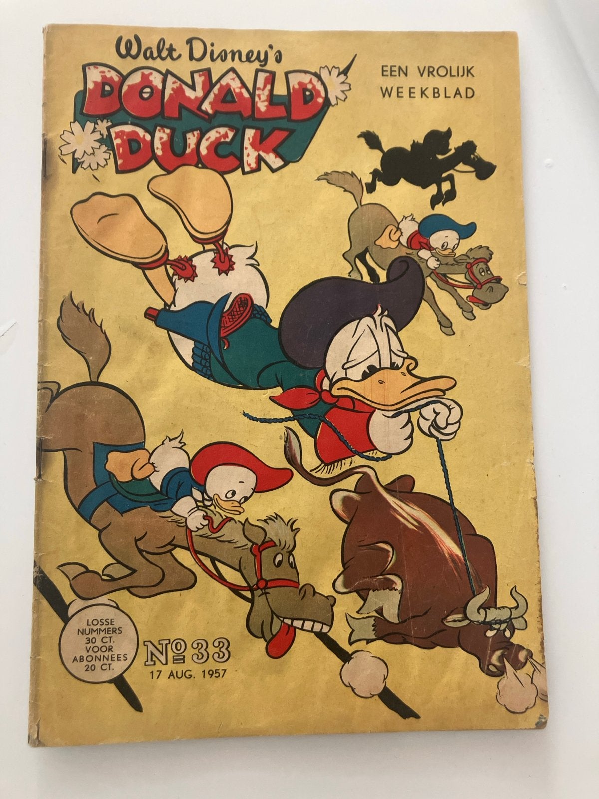 Donald Duck nr 33, augustus 1957 - met drukfoutje, Eén stripboek, Ophalen of Verzenden, Gelezen
