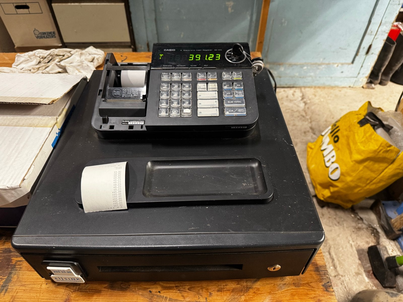 Kassa met printrollen - printer heeft onderhoud nodig, Computers en Software, Printers, Ophalen