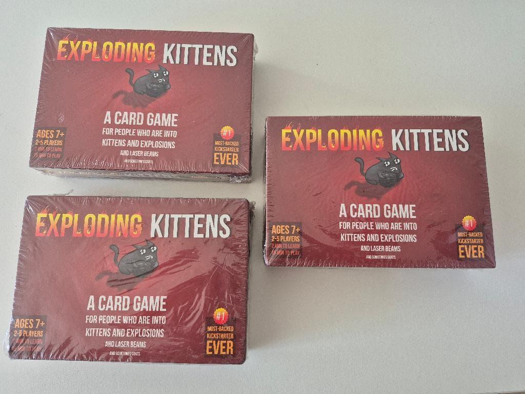 Exploding Kittens - Populair kaartspel - 3 decks gloednieuw, Vijf spelers of meer, Ophalen of Verzenden, Nieuw