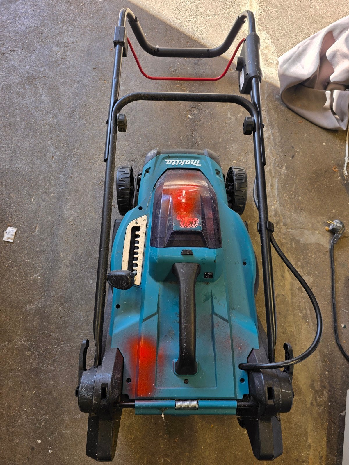 Makita grasmaaier - weinig gebruikt, zonder zak, Tuin en Terras, Ophalen, Cirkelmaaier, Gebruikt, Elektrische grasmaaier