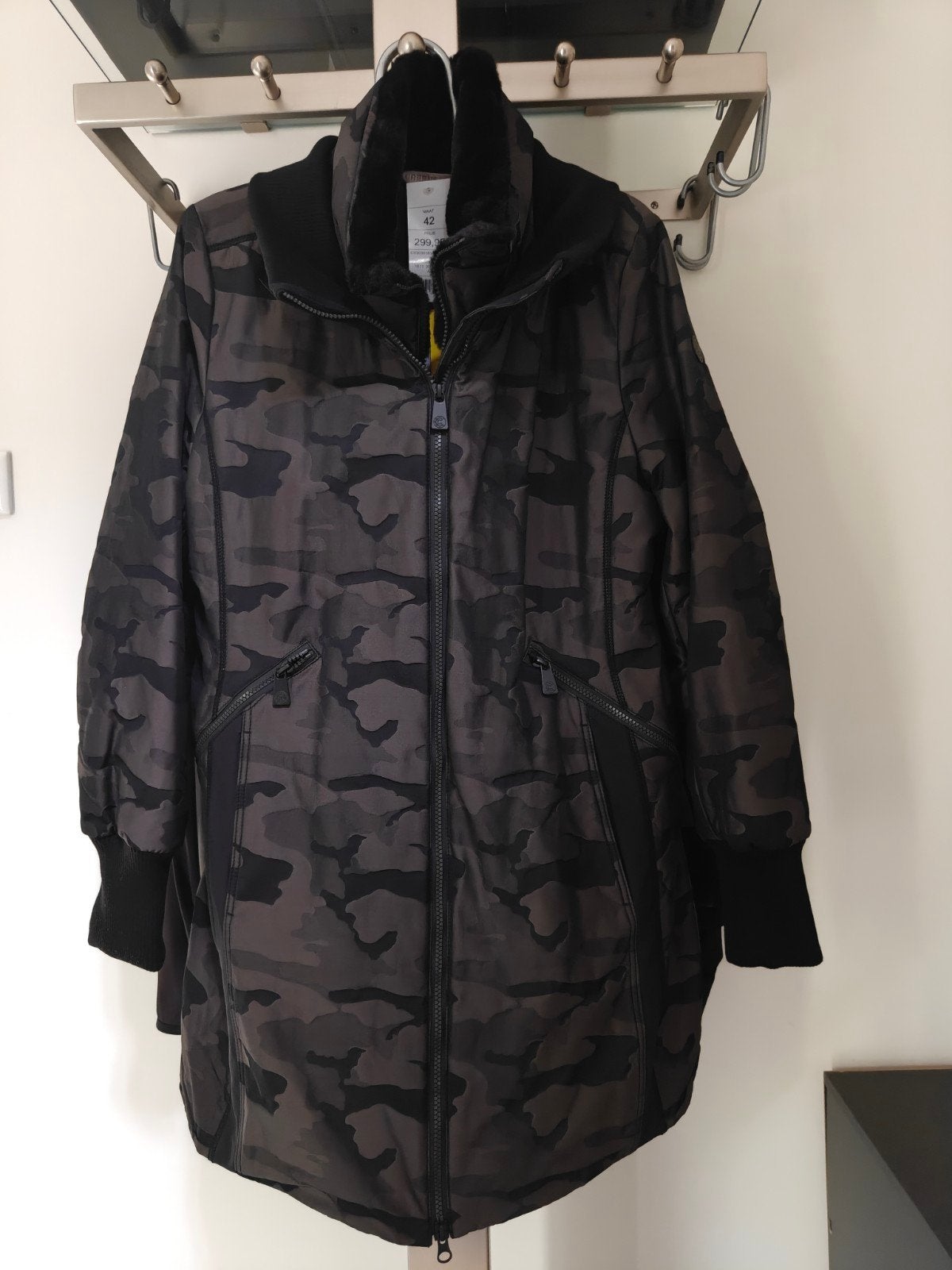 Nieuwe winterjas met camouflageprint, maat 42, Meerkleurig, Maat 42/44 (L), Nieuw, Ophalen of Verzenden