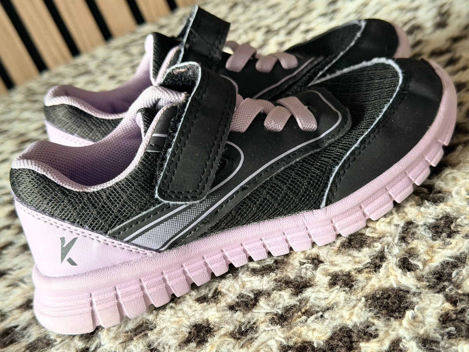Kaytan kindersneakers maat 30 / zwart-paars, Gebruikt, Ophalen of Verzenden, Jongen of Meisje, Sportschoenen