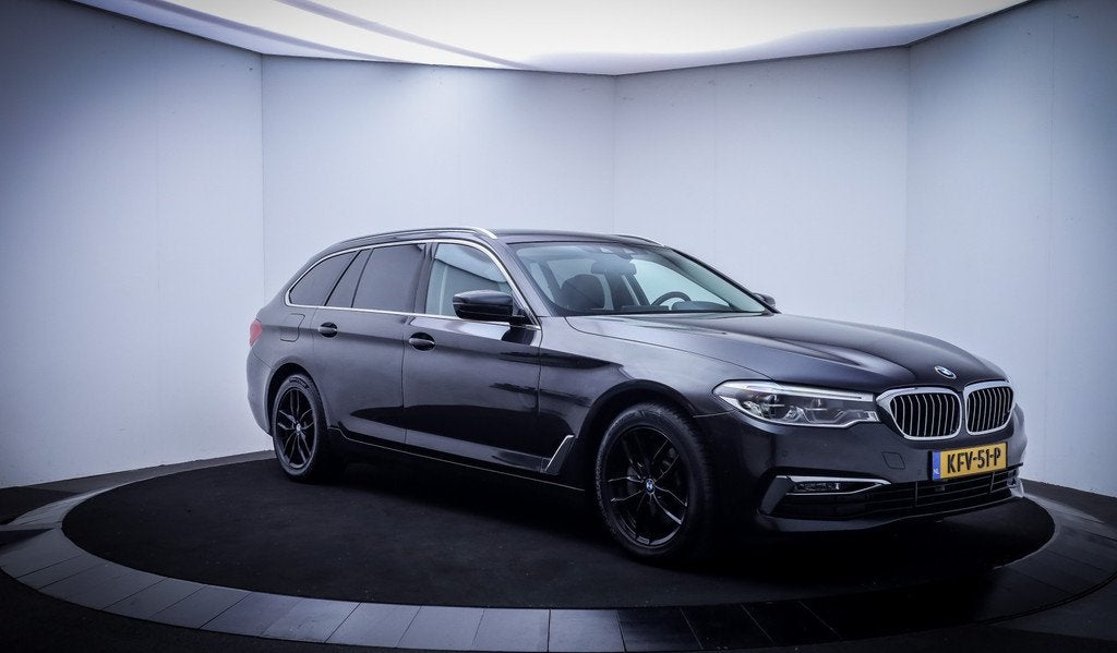 BMW 5 Serie Touring 530iA LUXURY Innovation NAPPA | COMF. ZE, 1998 cc, Gebruikt, 4 cilinders, Leder