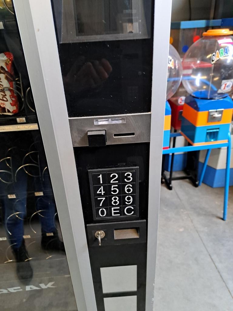 Combi automaat Necta gekoeld, Ophalen