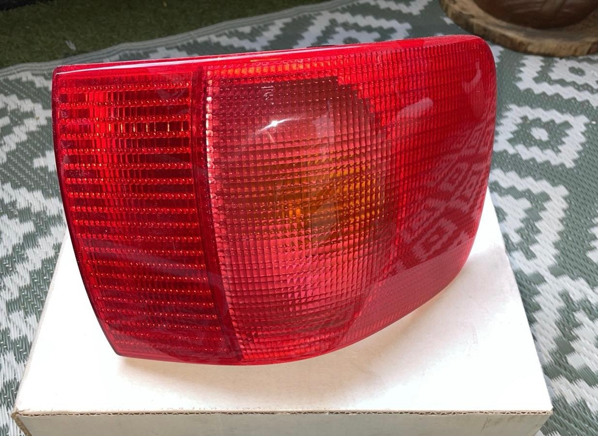 Nieuw linkerachterlicht audi 80 sedan 1991/95 linksbuiten 30, Ophalen of Verzenden, Nieuw, Audi