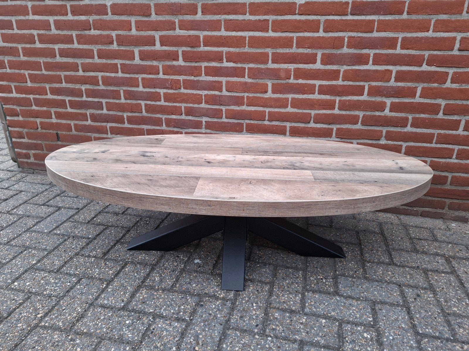 Nette salontafel als nieuw - 135x67x39 cm, Overige houtsoorten, 100 tot 150 cm, Zo goed als nieuw, Modern industrieel