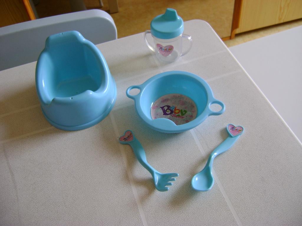 5del blauw poppen eet/verzorgingsset bord bestek potje drink, Ophalen of Verzenden, Zo goed als nieuw, Babypop