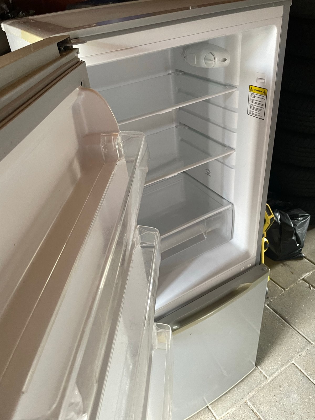 Candy Koelkast met vriesvak - 216L - Goede staat, Witgoed en Apparatuur, Koelkasten en IJskasten, Ophalen, Gebruikt, 200 liter of meer