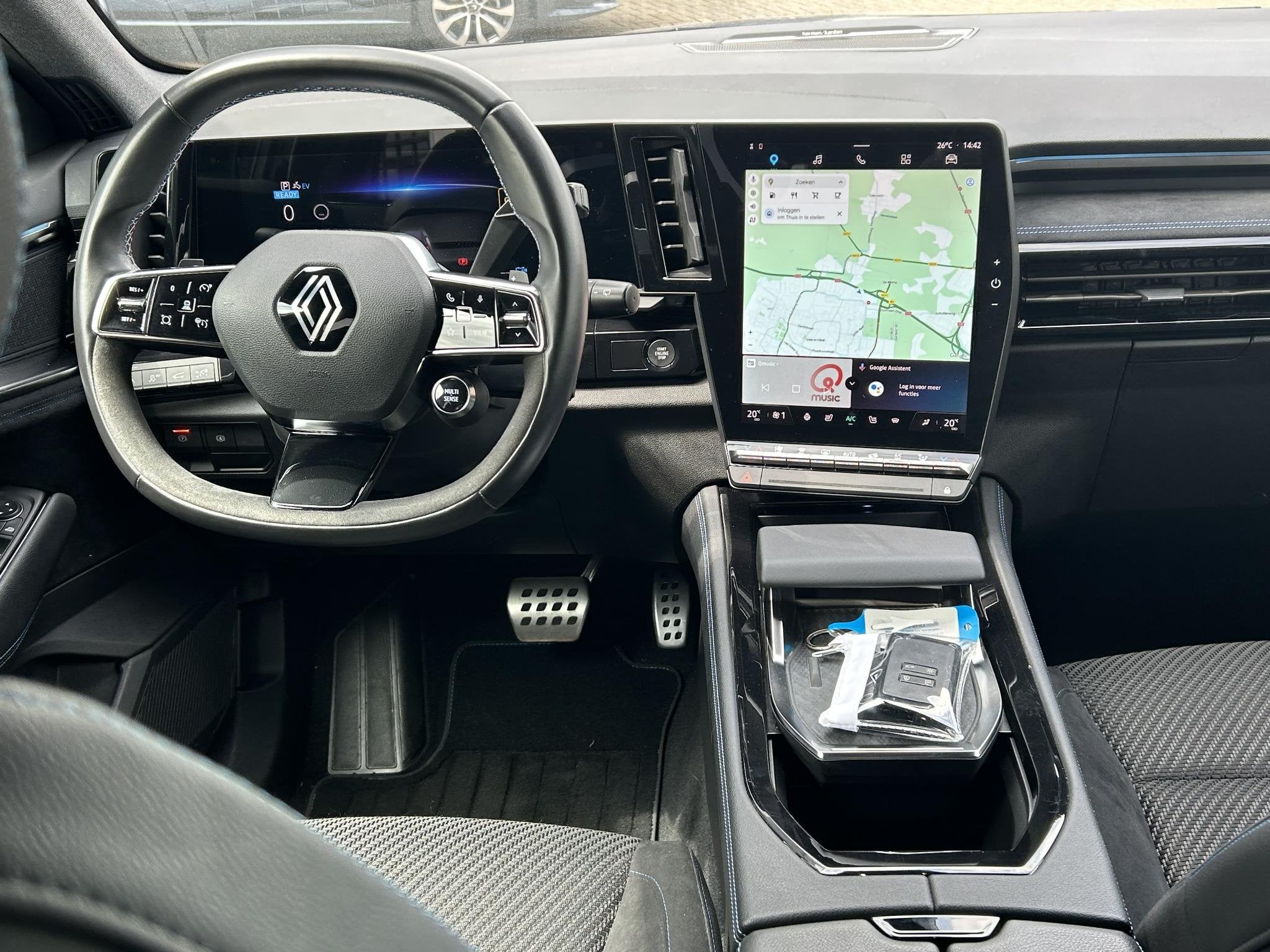Renault Austral 1.2 E-Tech full hybrid 200 iconic esprit Alp, Auto's, Gebruikt, 1199 cc, Zwart, Bedrijf