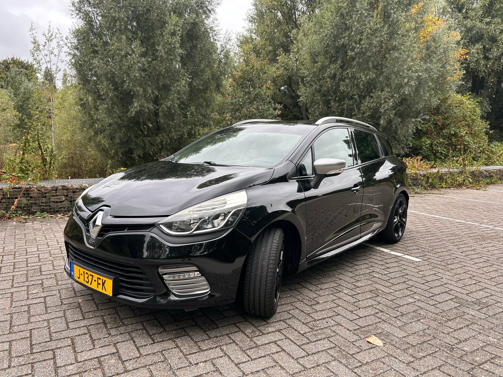Renault Clio 1.2 TCE 88KW Estate EDC 2014 Zwart, Auto's, 4 cilinders, 19 km/l, Particulier, Navigatiesysteem