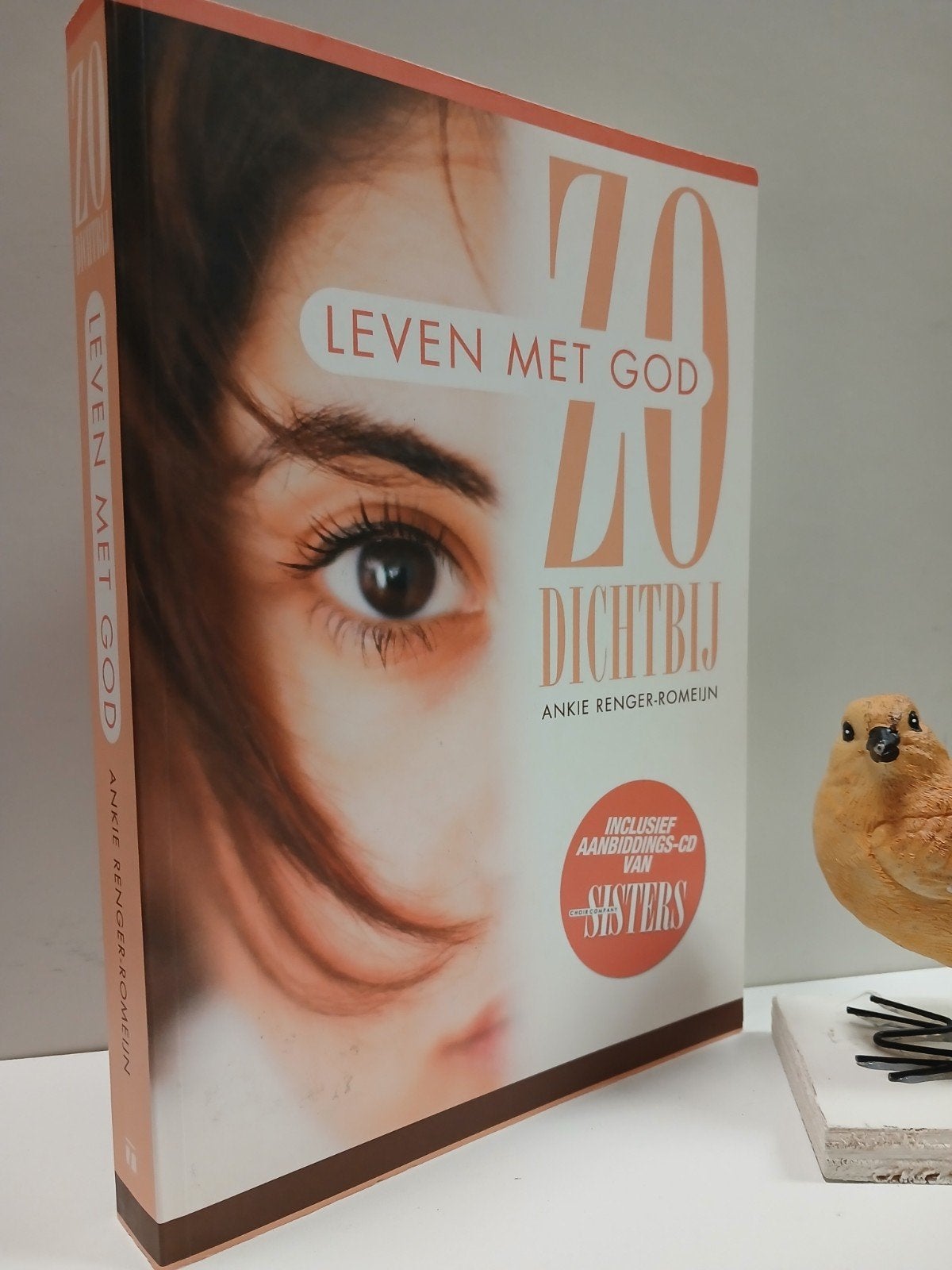 Renger-Romeijn, Ankie; Zo dichtbij  (paperback), Ophalen of Verzenden, Gelezen, Christendom | Protestants
