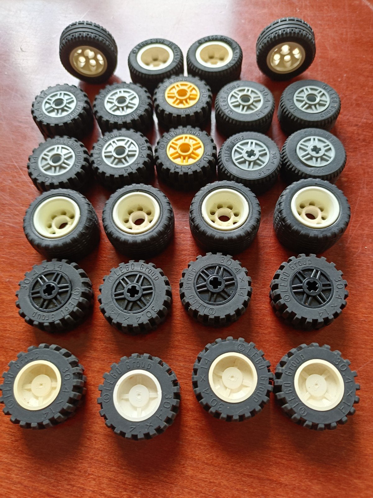 Partijtje Lego wielen, Ophalen of Verzenden