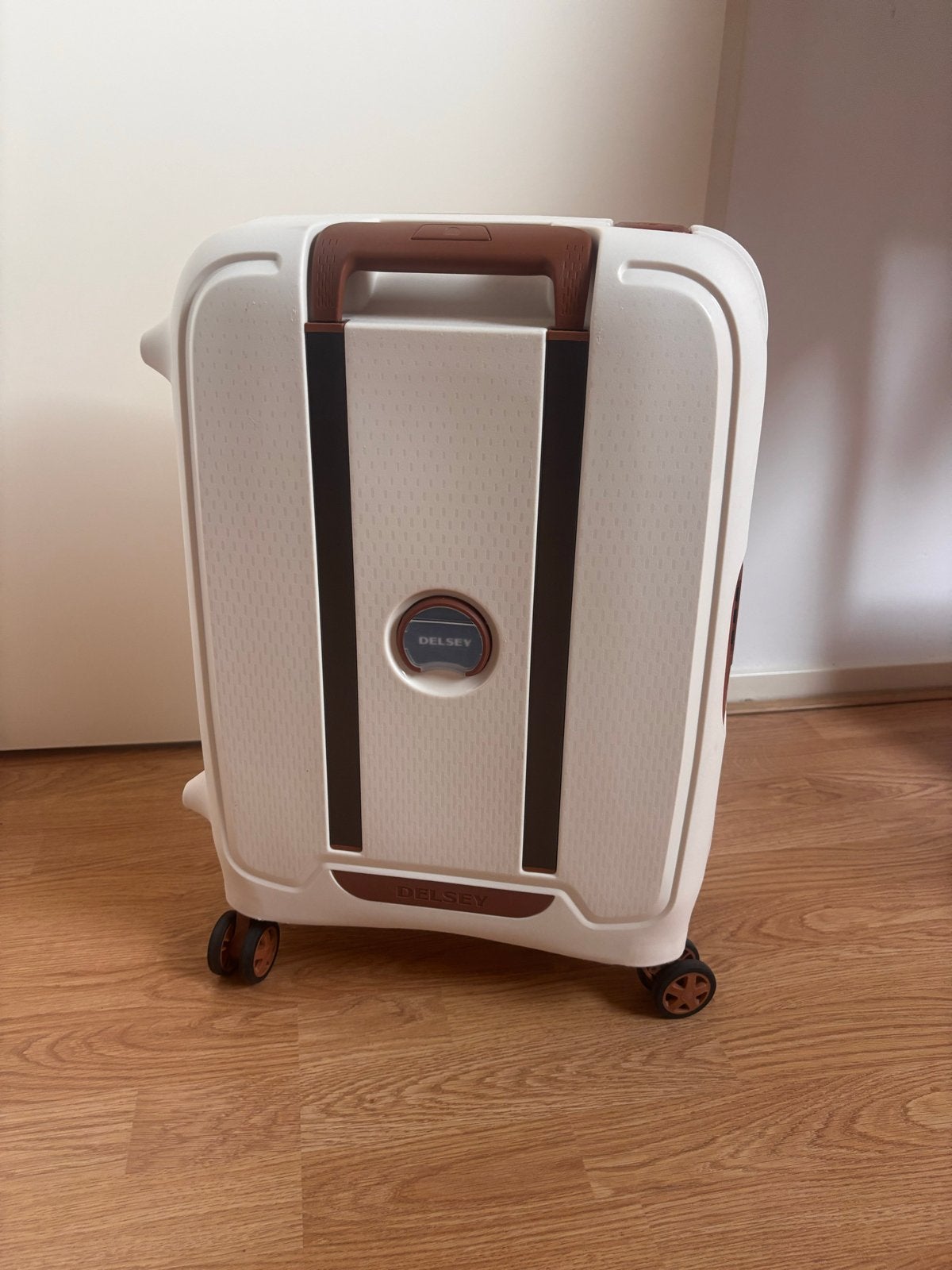 Delsey handbagage koffer - Zo goed als nieuw, Sieraden, Tassen en Uiterlijk, Ophalen, Uitschuifbare handgreep, 50 tot 60 cm, Hard kunststof