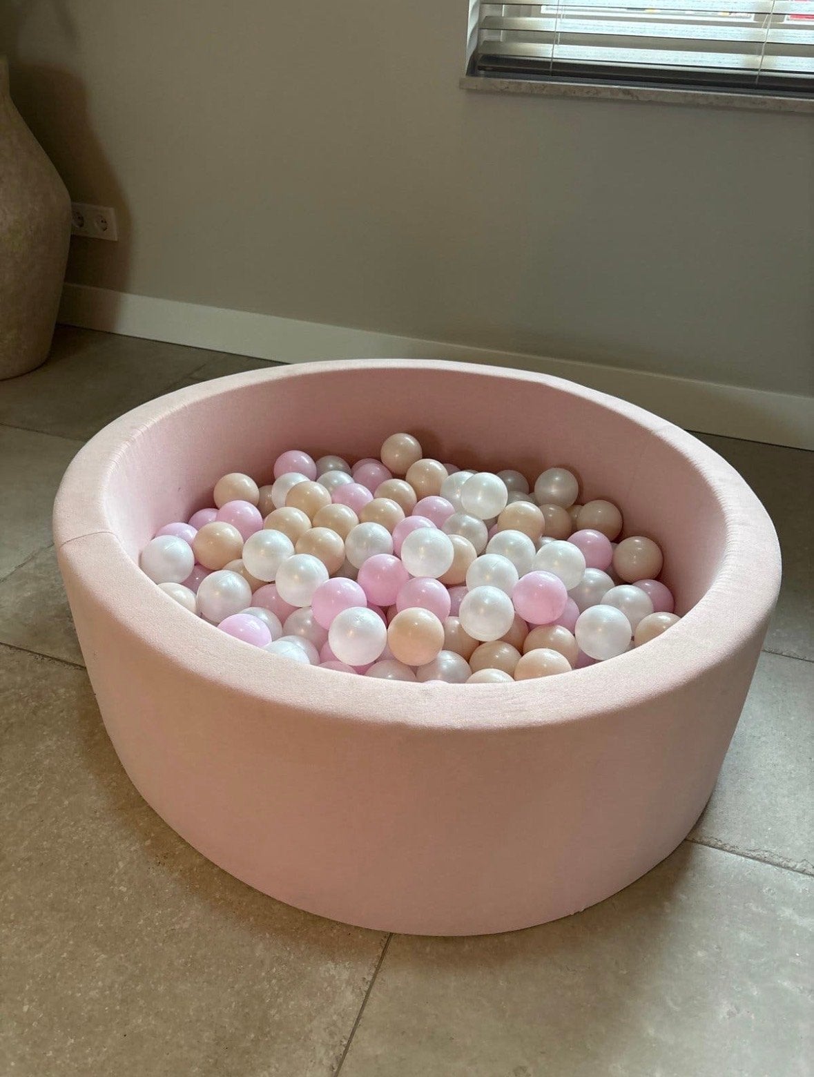 Roze ballenbak met ballen - Zo goed als nieuw, Ophalen, Zo goed als nieuw, Jongen of Meisje