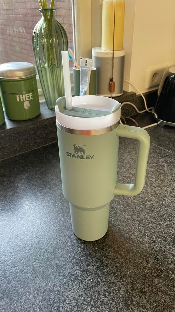 Thermoskan groen met rietje stanley, Sport en Fitness, Bidons, Ophalen, Gebruikt