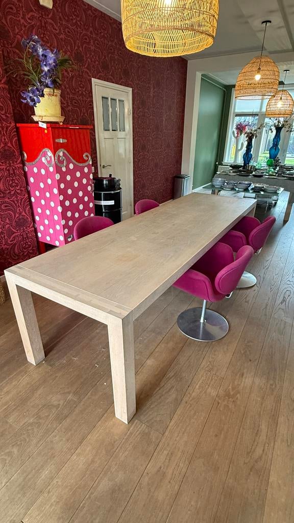 Eiken eettafel met white wash olie - 300x90 cm, Eikenhout, 200 cm of meer, Zo goed als nieuw, Vijf personen of meer