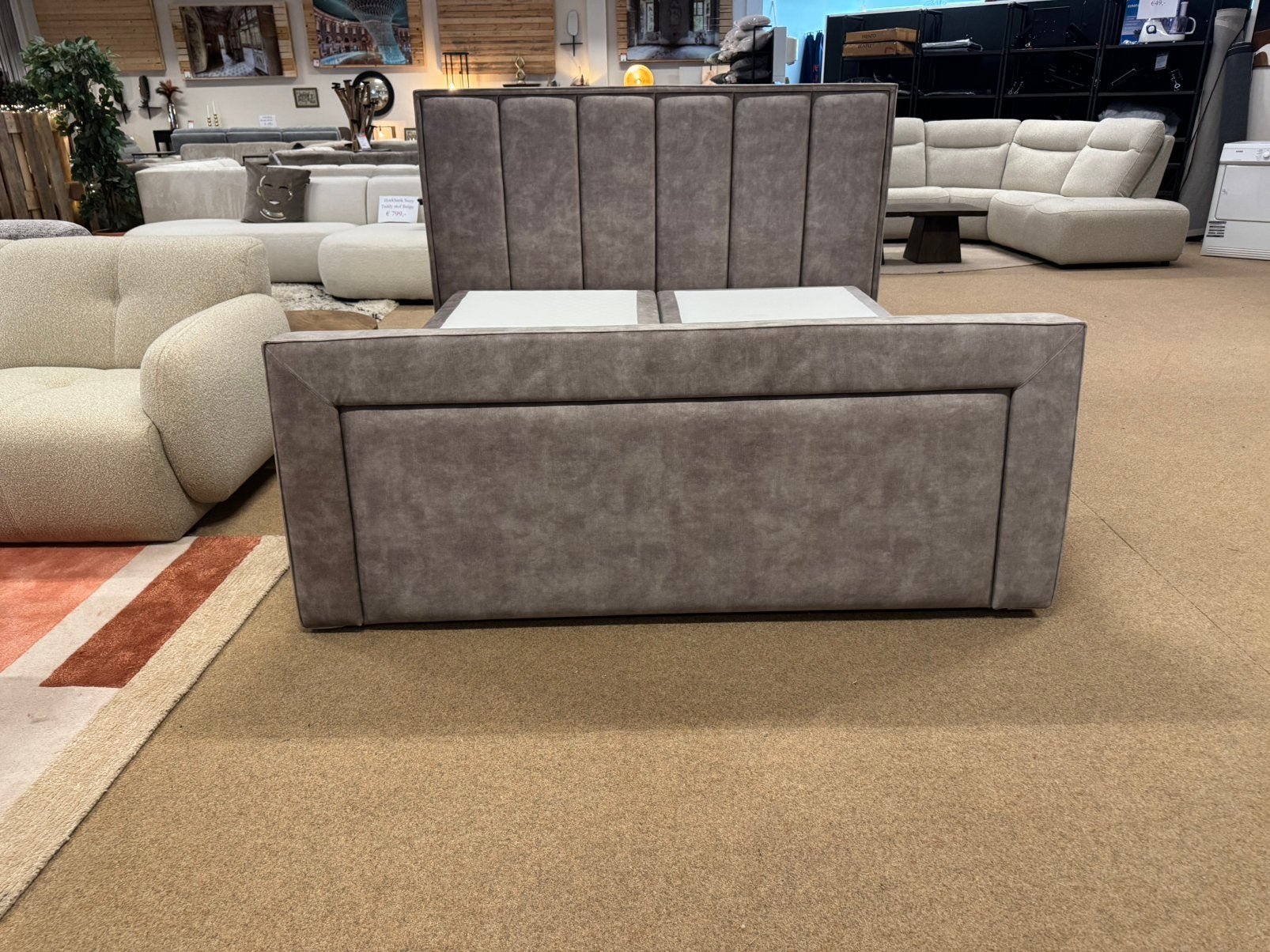 Boxspring 180x200met TV-Kast en voetenbord €499,-, Huis en Inrichting, Slaapkamer | Boxsprings, Ophalen, #Boxspring#Grijs#180#Stof#Bedden#2-Persoons