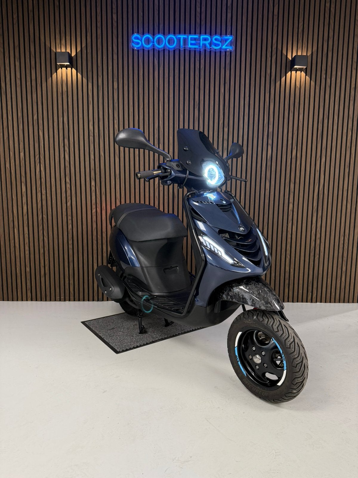Piaggio zip 4t|Sp voorvork|Forged carbon|Angel eye|6800km, Ophalen, Zo goed als nieuw, Benzine, Zip