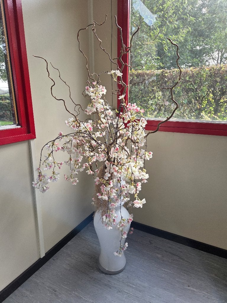 Mooie vaas met kunstbloemen, Ophalen, Binnen, Kunstbloesem, Inclusief kunstbloemen