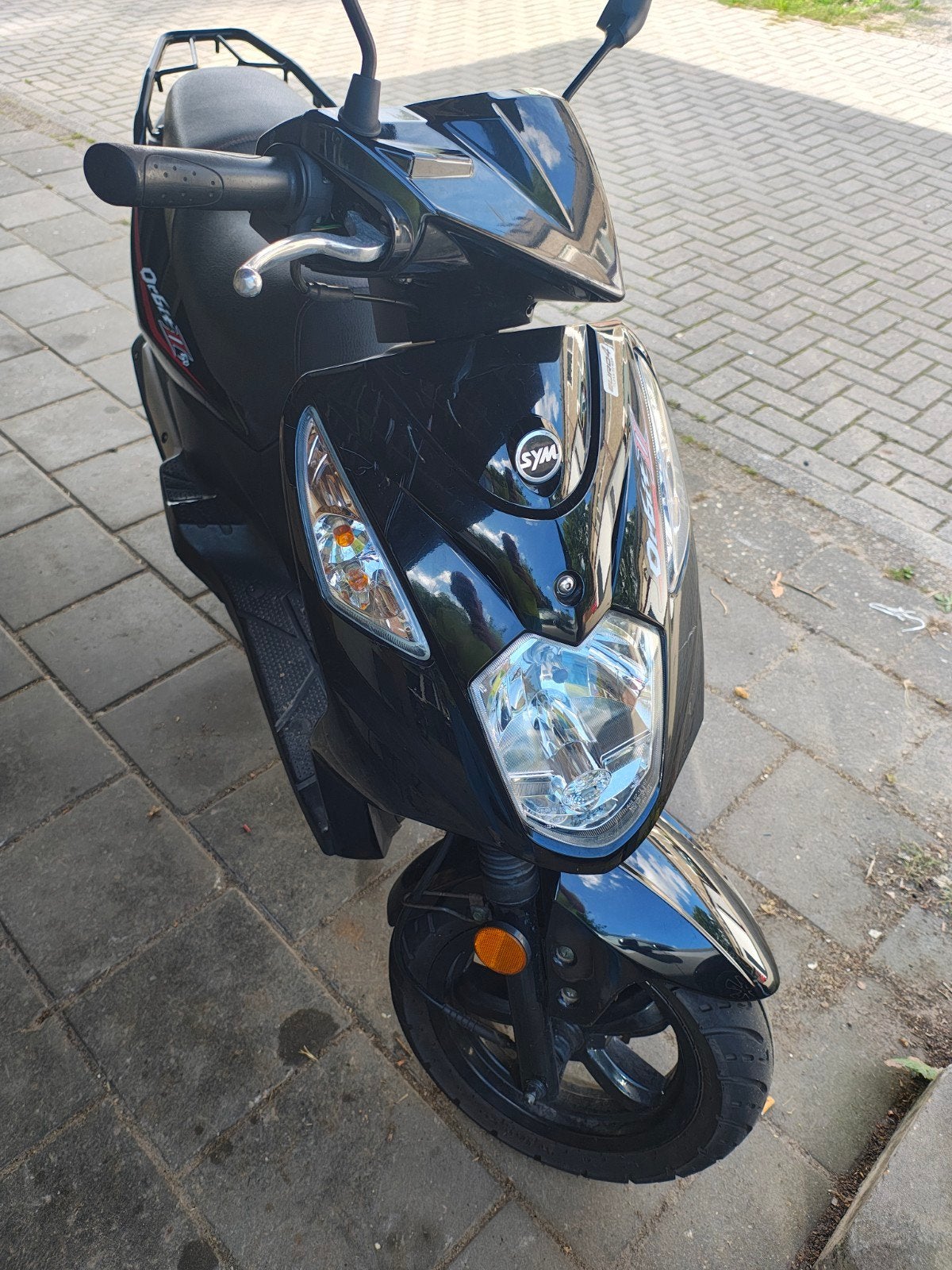 Zwarte Sym Orbit II scooter - Zo goed als nieuw, Maximaal 45 km/u, Ophalen of Verzenden, Zo goed als nieuw, Benzine