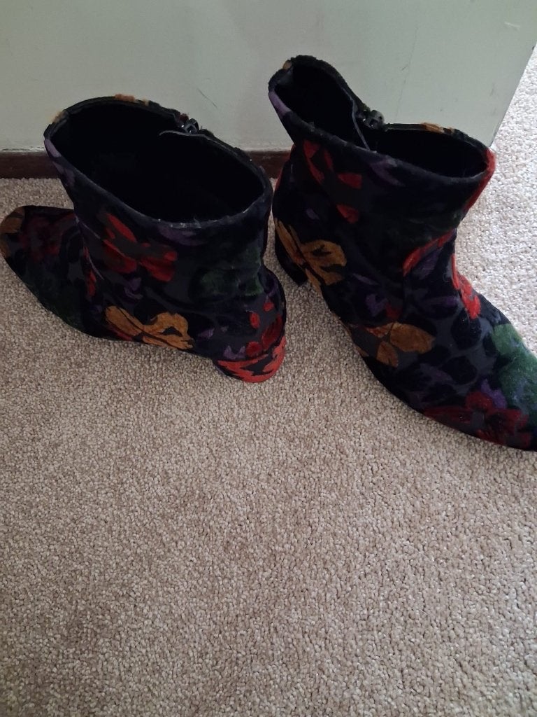 Dameslaarsjes, Overige kleuren, Overige typen, Ophalen of Verzenden, Zo goed als nieuw