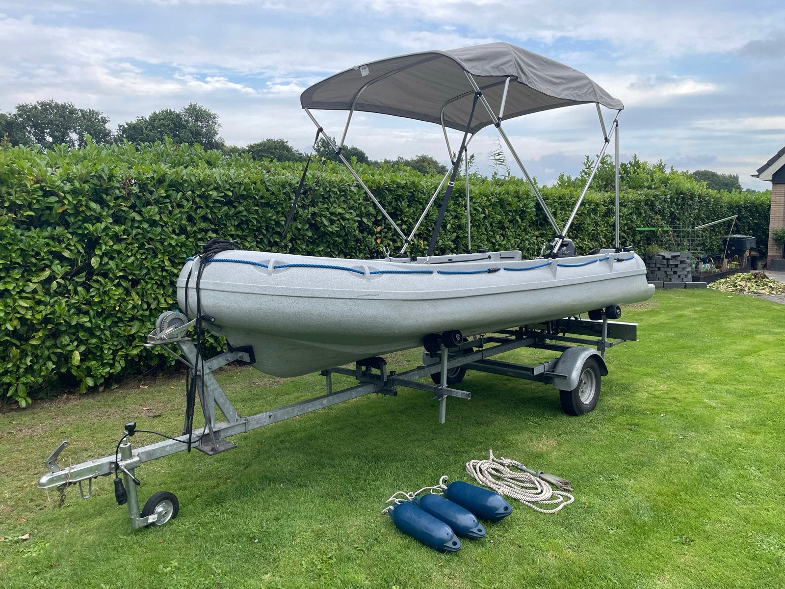 Mooie boot en 9.9 Mercury buitenboordmotor, Ophalen, Gebruikt, 5 tot 10 pk, Viertaktmotor