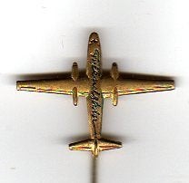 Speldje FOKKER FRIENDSHIP VLIEGTUIG GOUDKLEURIG (A5), Ophalen of Verzenden, Gebruikt, Overige onderwerpen
