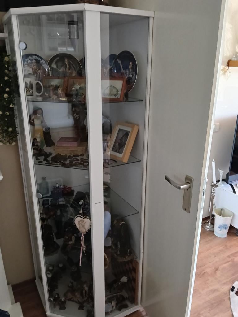 Hoek vitrinekast die nog een mooie bestemming mag krijgen, Huis en Inrichting, Kasten | Vitrinekasten, Ophalen, 25 tot 50 cm, 50 tot 100 cm