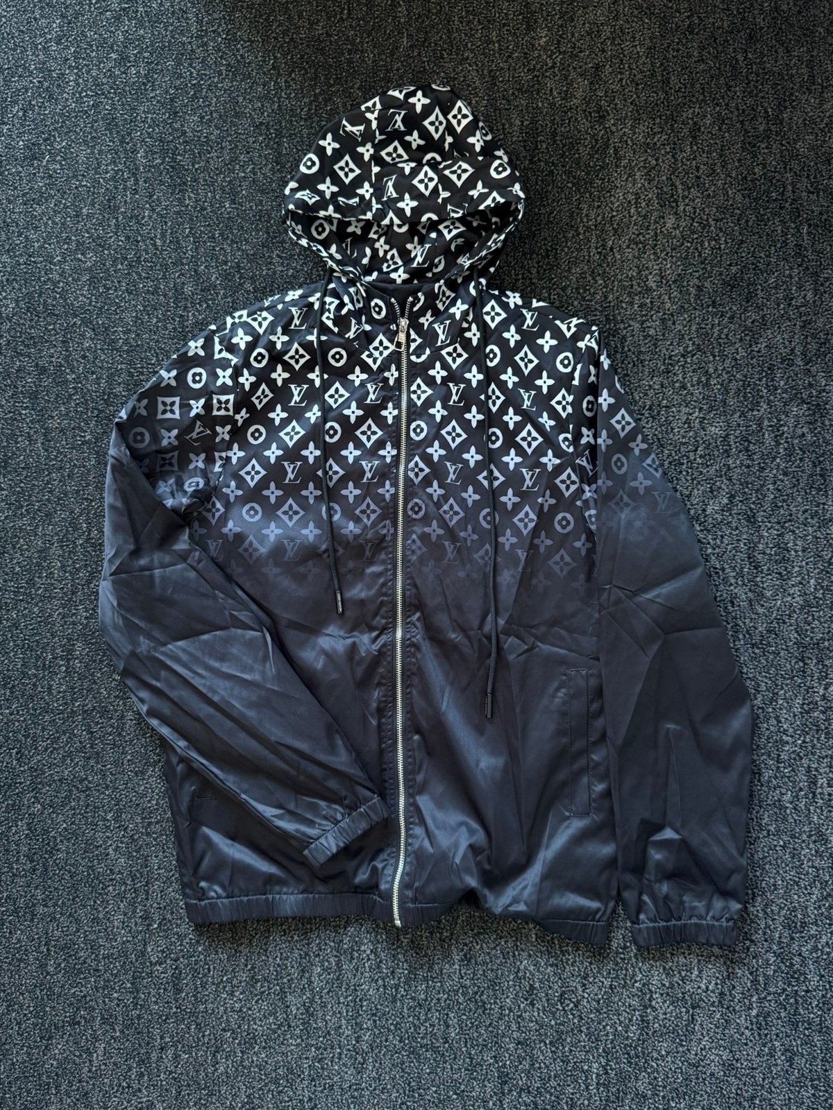 LÕUTS VYITTON windbreaker, Ophalen of Verzenden, Zo goed als nieuw, Zwart