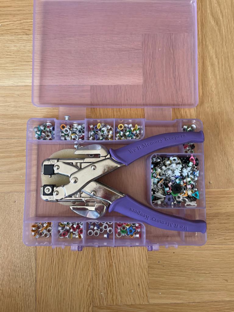 Crop a dile - We R memory keepers - paars, Kinderen en Baby's, Kindermode-accessoires, Ophalen of Verzenden, Zo goed als nieuw