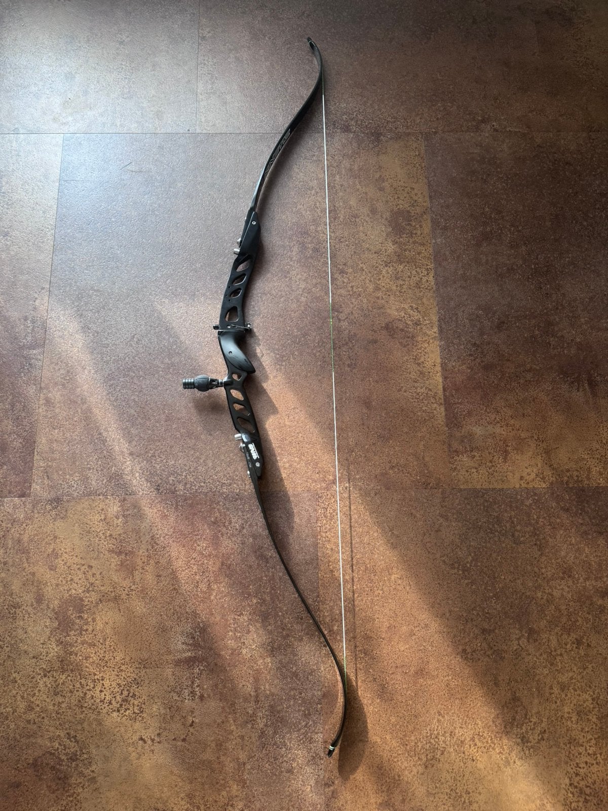 WNS Motive FX 25” + Kinetic Honoric 34 lbs – recurveboog, Ophalen of Verzenden, Gebruikt, Recurveboog