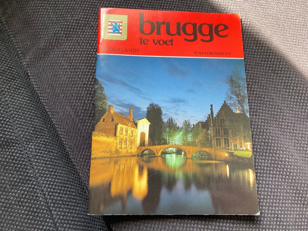 🇧🇪 Brugge te voet in 57 kleurenfoto's, Europa, Ophalen of Verzenden, Reisgids of -boek, Gelezen