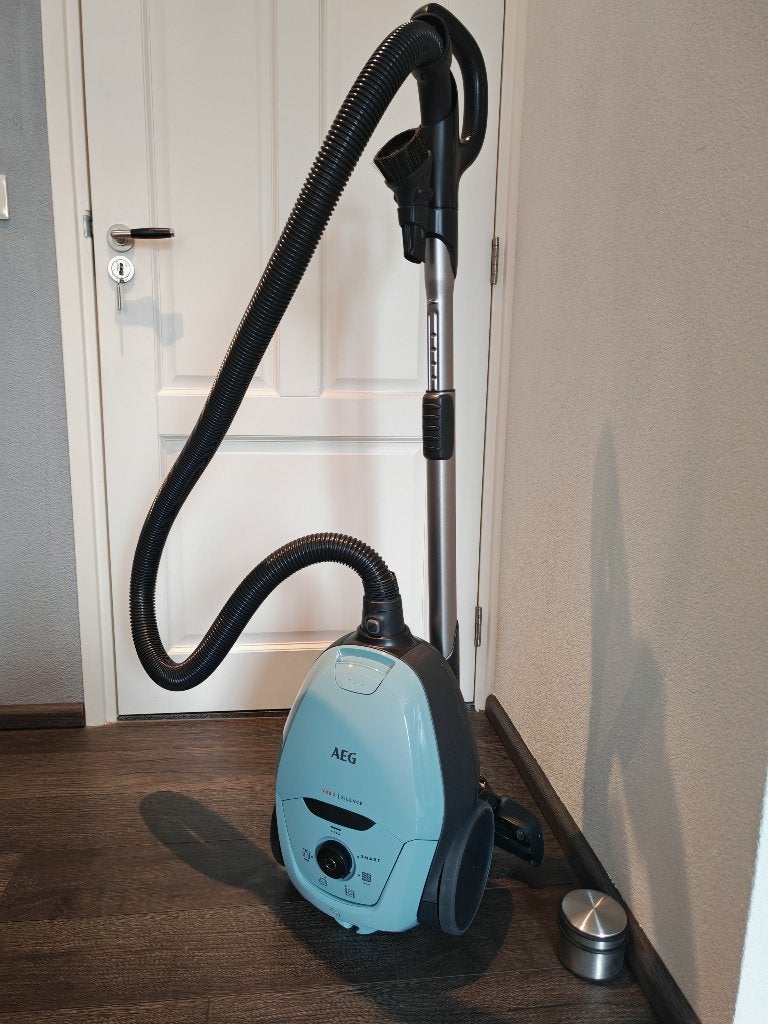 AEG VX8.2 SILENCE, Zo goed als nieuw, Sledestofzuiger, Stille werking, Minder dan 1200 watt