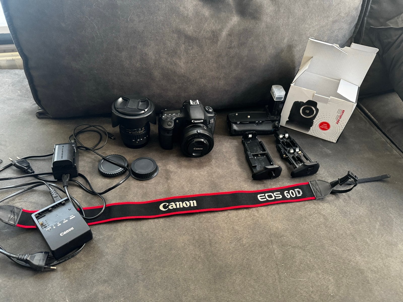 Canon EOS 60D Camera met 2 lenzen en accessoires, Ingebouwde flitser, Spiegelreflex, Canon, Ophalen of Verzenden