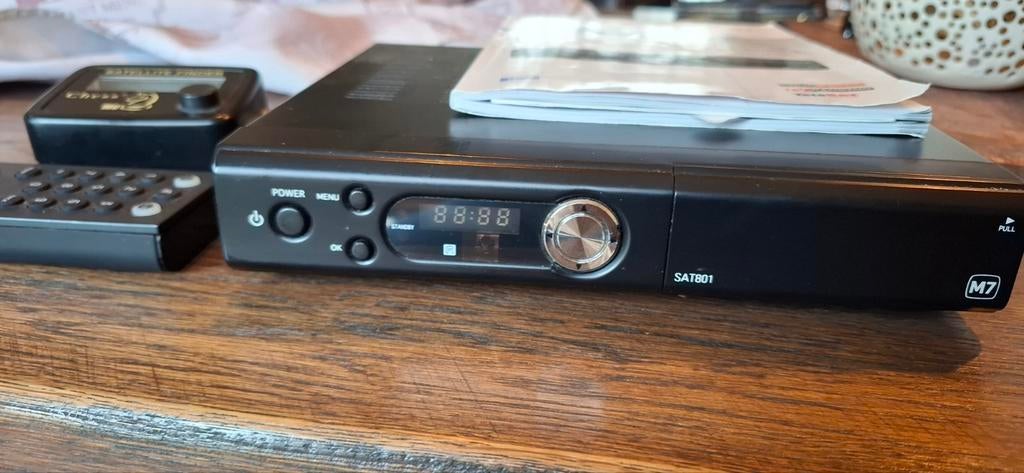 Sat801 M7 satellite ontvanger met schotel, Ophalen