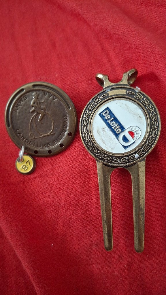 Golf divot tool met magnetische balmarker, Brons, 4 tot 7 cm, Gebruikt, Ophalen of Verzenden