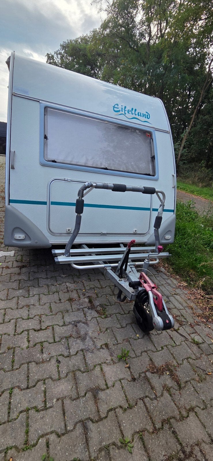 Zere nette  Eifelland caravan  met zak luifel en mover, Kachel, Rondzit, 4 tot 5 meter, Tot en met 4
