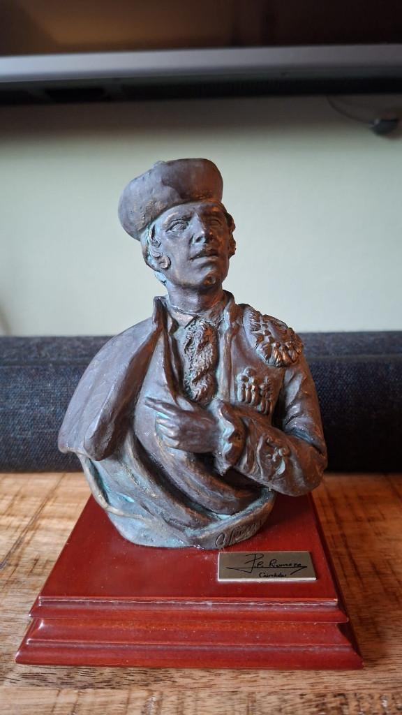 Buste matadore gesigneerd, Minder dan 20 cm, Art deco, Buste, Brons