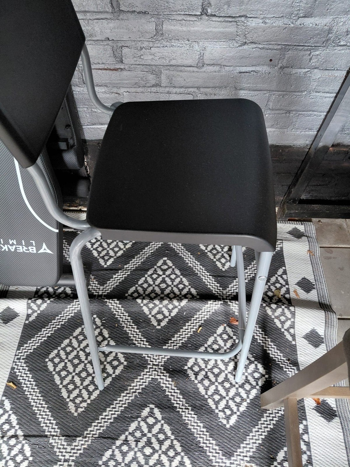 Zwarte barkrukken ikea 2 stuks met grijs metalen frame, Ophalen, Gebruikt, Twee, Zwart