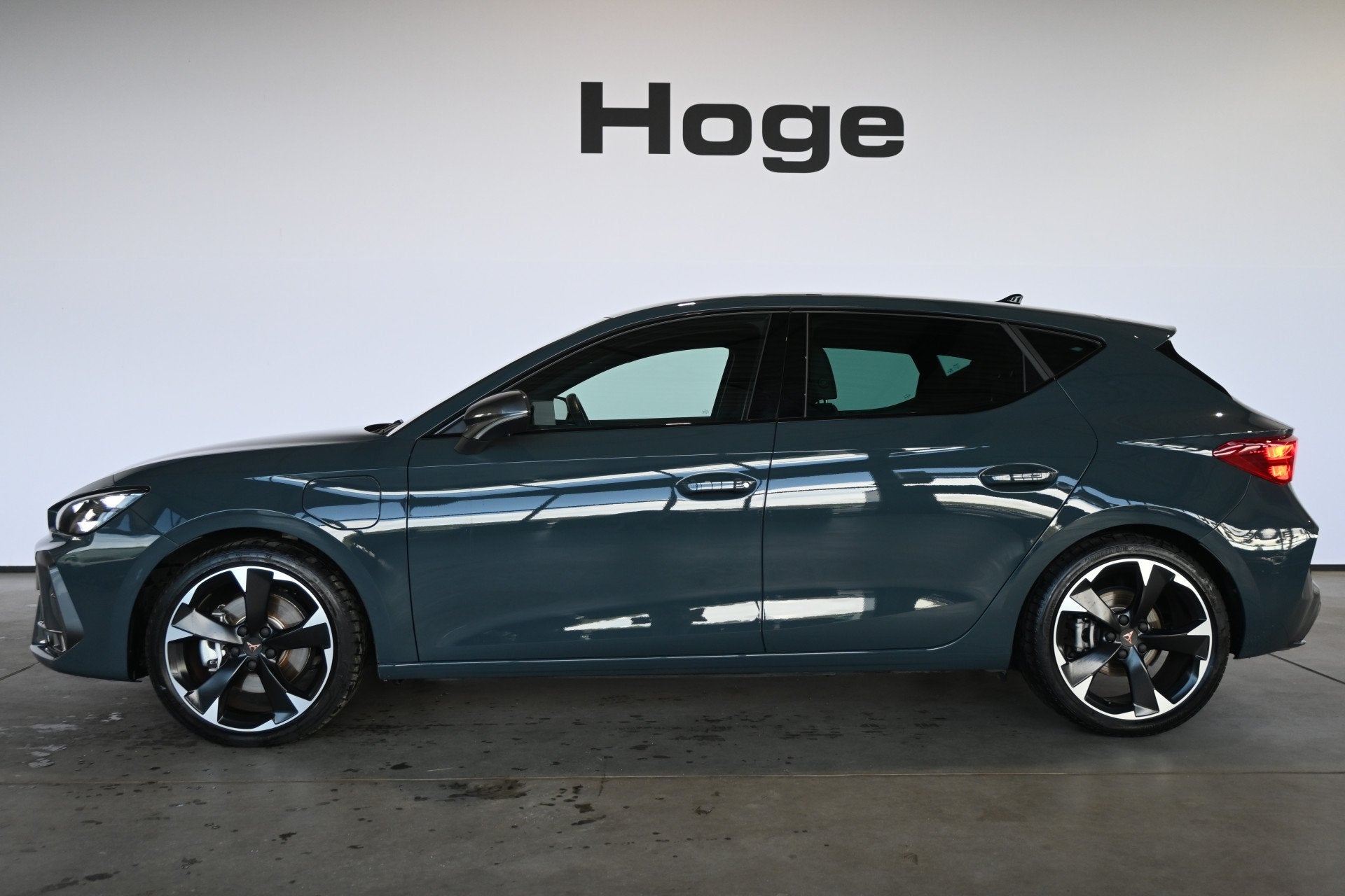 Cupra León