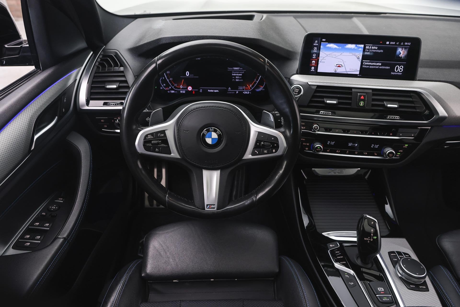 BMW X3 xDrive20i M Sport Automaat / Panoramadak / Sportstoel, Gebruikt, 4 cilinders, Leder en Stof, Bedrijf